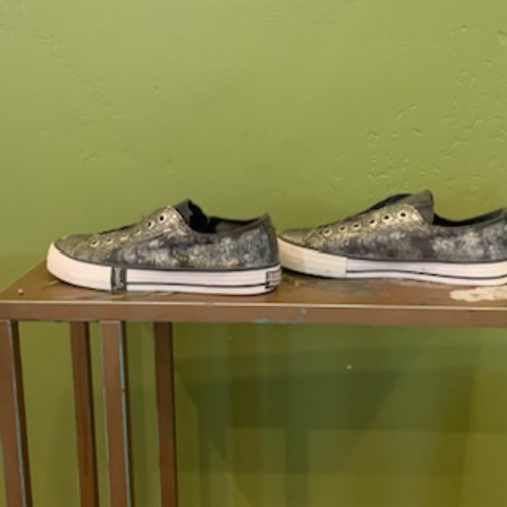 ED HARDY ORIGINAL Ed Hardy Designs Shoes Size 6.5